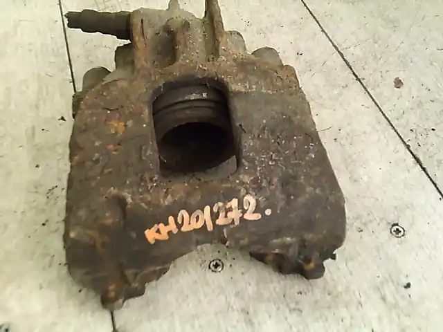 FORD FOCUS 98-04 Jobb első féknyereg munkahengerrel 1.4i bontott alkatrész Újdonság