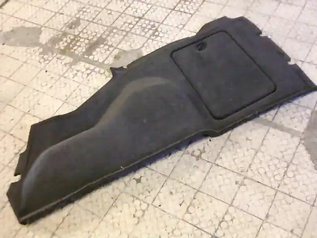 FORD FOCUS 98-04 Csomagtér burkolat jobb oldali bontott alkatrész Csak ma