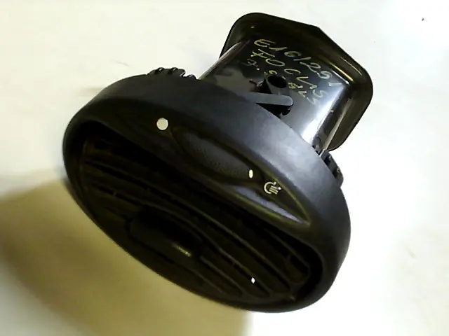 Kedvezményes ár FORD FOCUS 98-04 Szellőző jobb bontott alkatrész