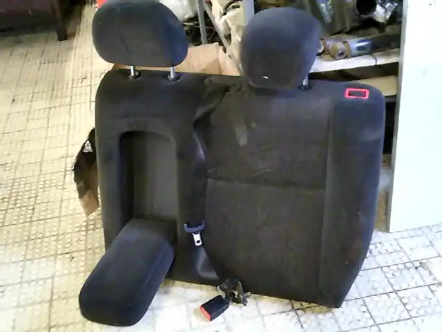 Olcsóbb FORD FOCUS 98-04 Bal hátsó ülés hátlap bontott alkatrész
