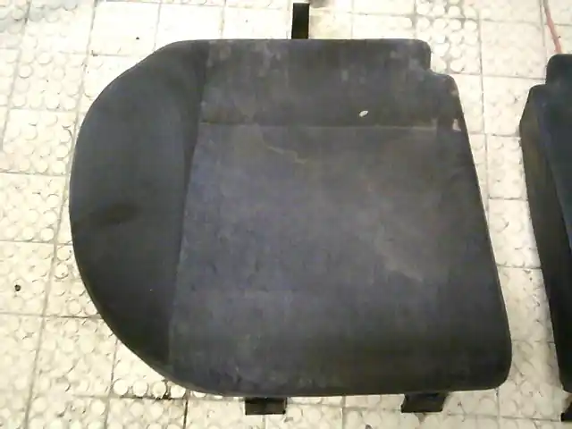 Bestseller FORD FOCUS 98-04 Jobb hátsó ülés bontott alkatrész