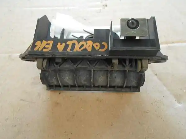 Nézd meg most TOYOTA COROLLA E120 04.06-07.01 Csomagtérajtó kilincs kombi bontott alkatrész