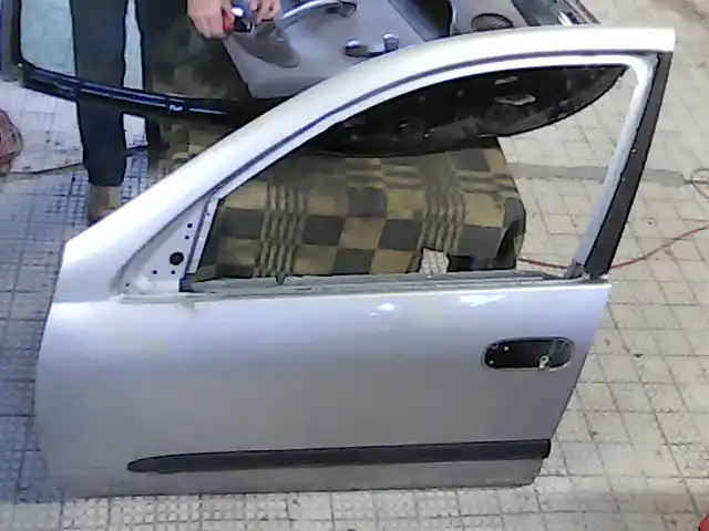 Akció NISSAN ALMERA 03- Bal első ajtó. bontott alkatrész