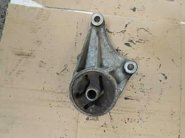 Azonnal elérhető OPEL ASTRA H 04-10 Motortartó bak hátsó bontott alkatrész
