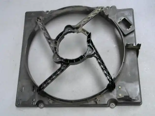 Árengedmény RENAULT MEGANE 95-99 Hűtőventilátor keret bontott alkatrész
