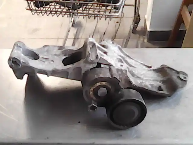 Akciós ár RENAULT MEGANE 05-08 Szíjfeszítő feszítő görgő bontott alkatrész