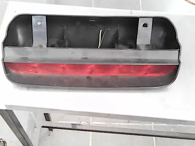 Utolsó esély SUZUKI WagonR+ Pótféklámpa bontott alkatrész