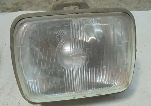 Expressz kézbesítés MARUTI 800 Bal első fényszóró bontott alkatrész