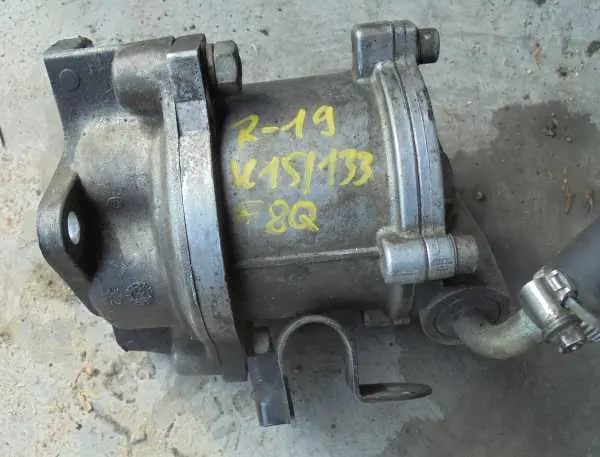 Árengedmény RENAULT R19 Vákuumpumpa bontott alkatrész