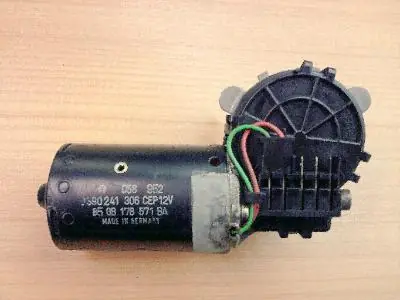 FORD FIESTA 89-95 Ablaktörlő motor első bontott alkatrész Olcsó